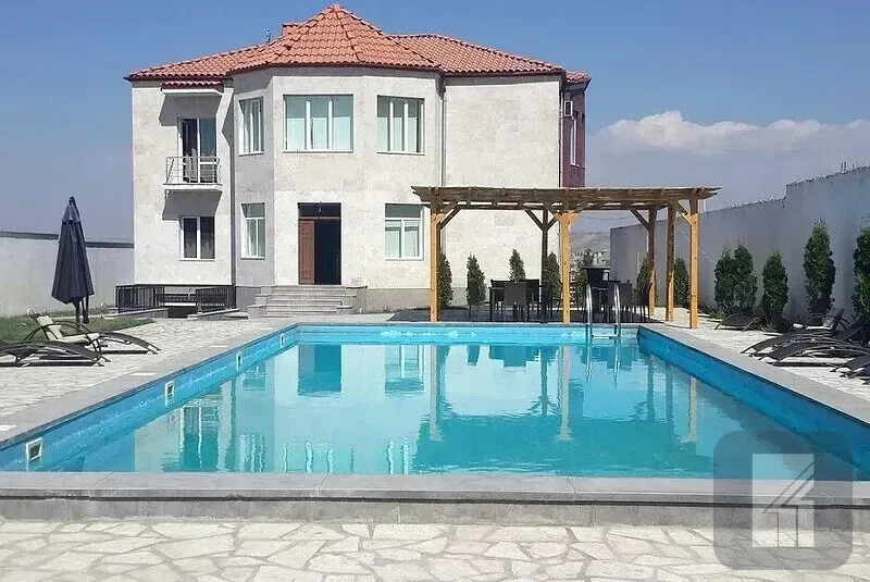 Hotel on Malkhasyants Street in Arabkir, 343 m2 — TANIQ Invest Group