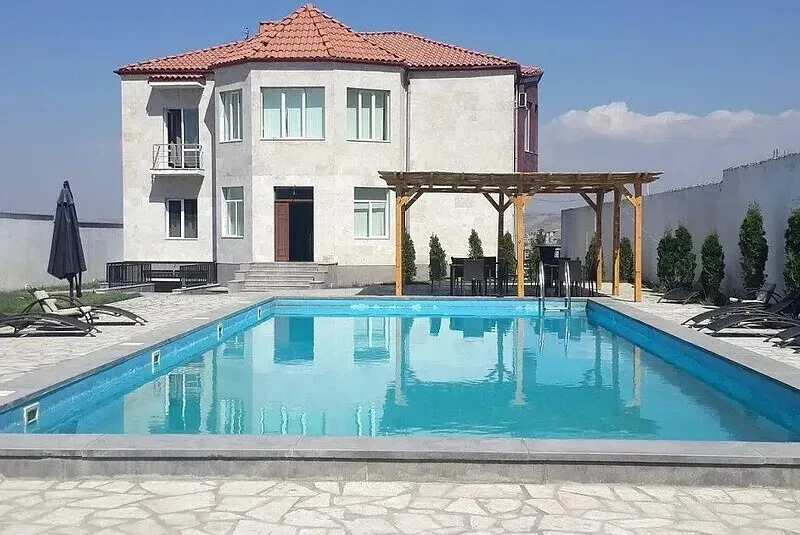 Hotel on Malkhasyants Street in Arabkir, 343 m2 — TANIQ Invest Group